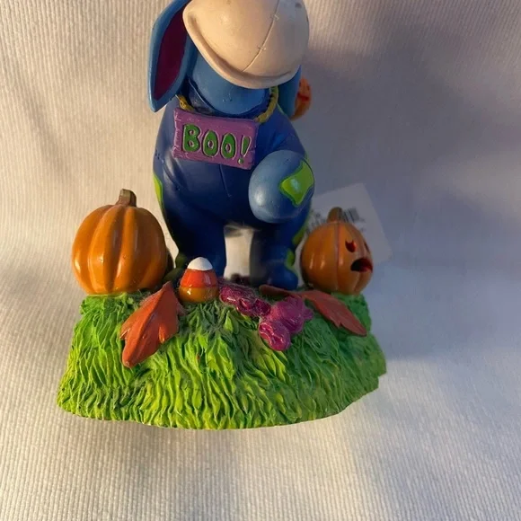 Vintage Winnie the Pooh Halloween Themed Figurine needs batteries - Picture 8 of 8